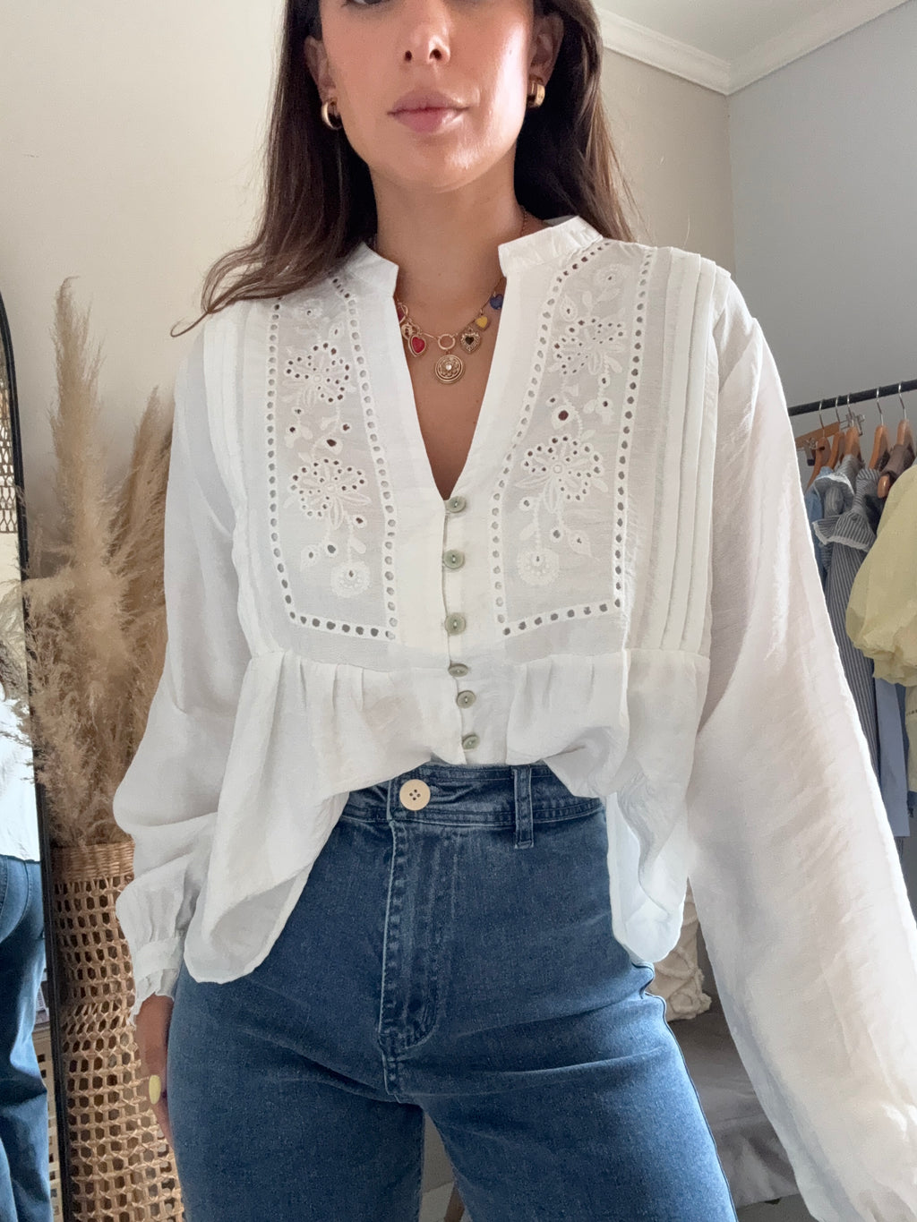 BLUSA FLOR BORDADA