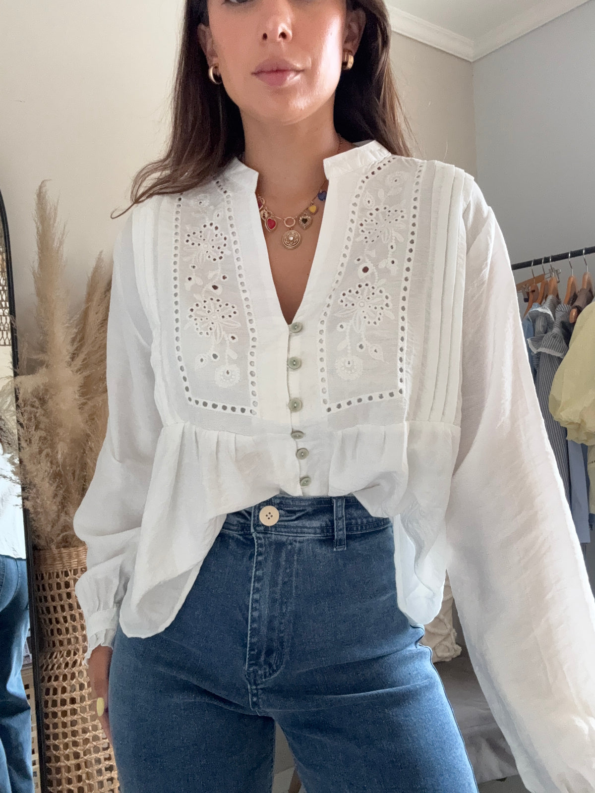 BLUSA FLOR BORDADA
