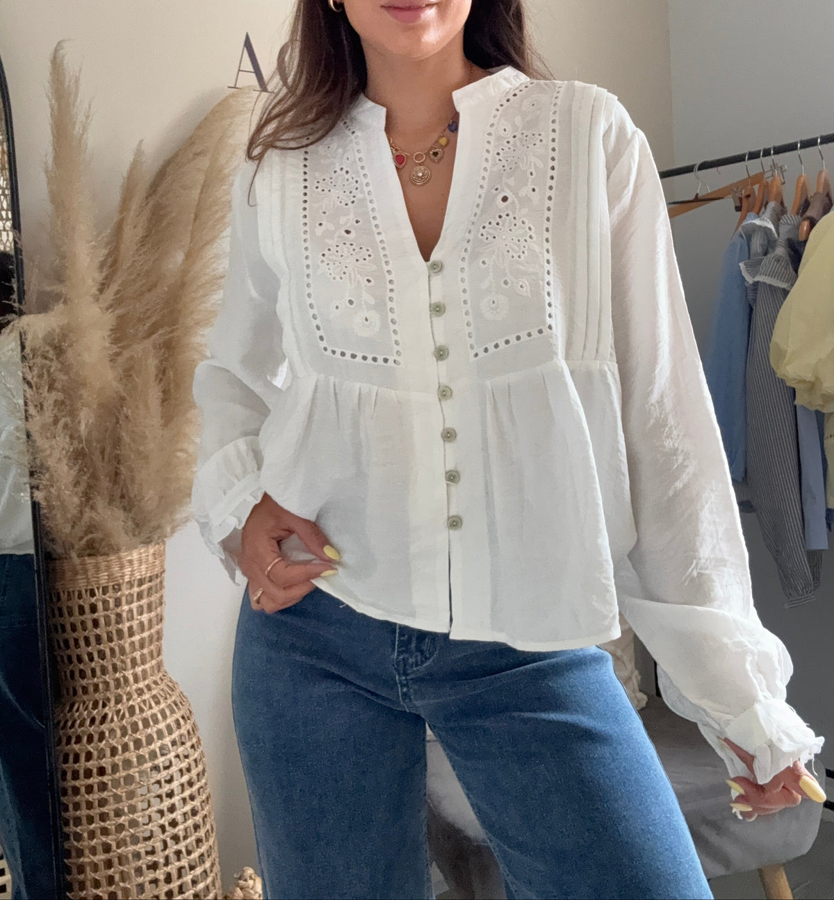 BLUSA FLOR BORDADA