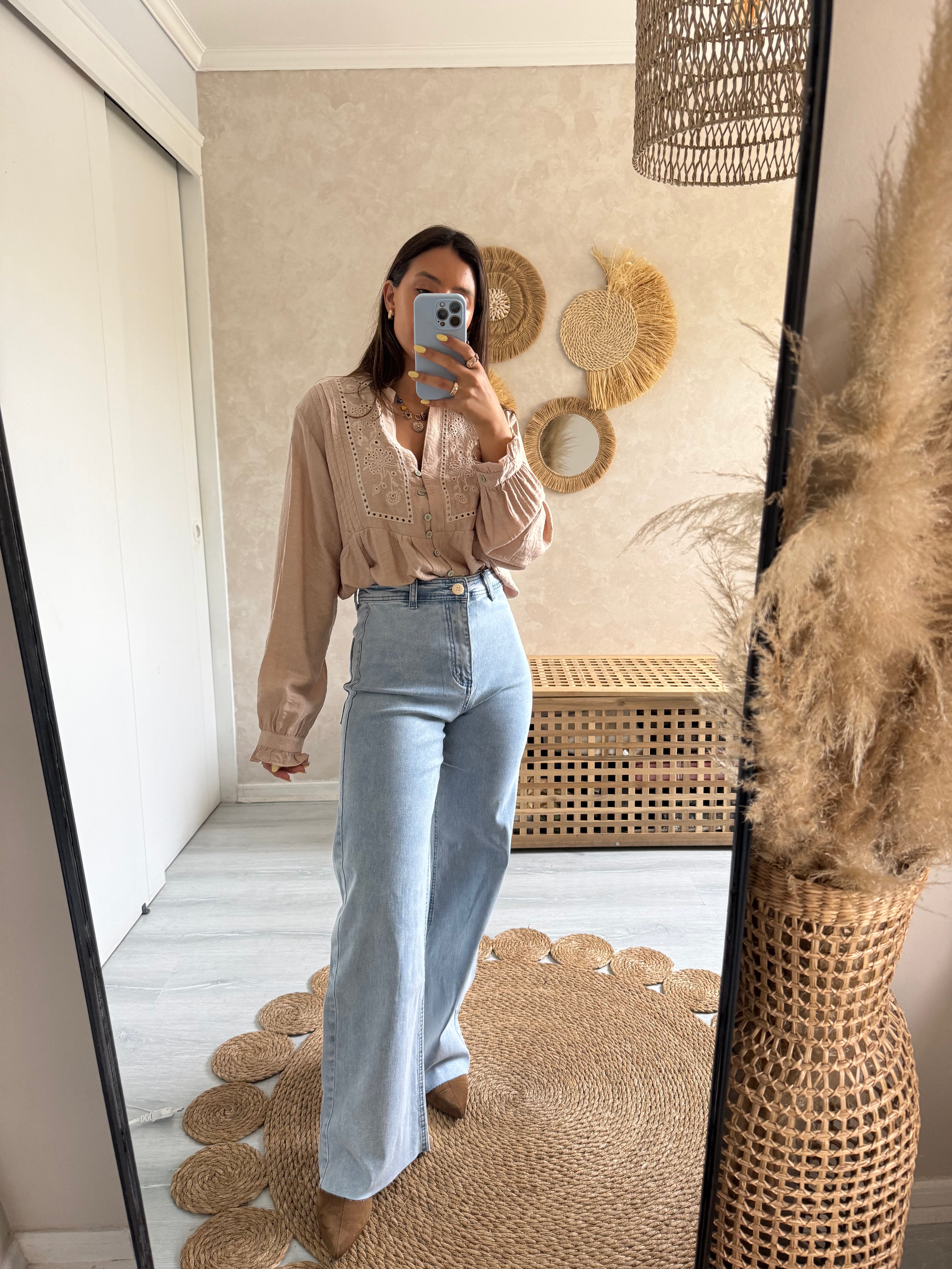 BLUSA FLOR BORDADA